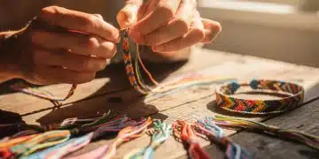 Beneficios de la artesanía como terapia ocupacional en 2026: Reducción del estrés en un 15% y mejora de la motricidad fina.